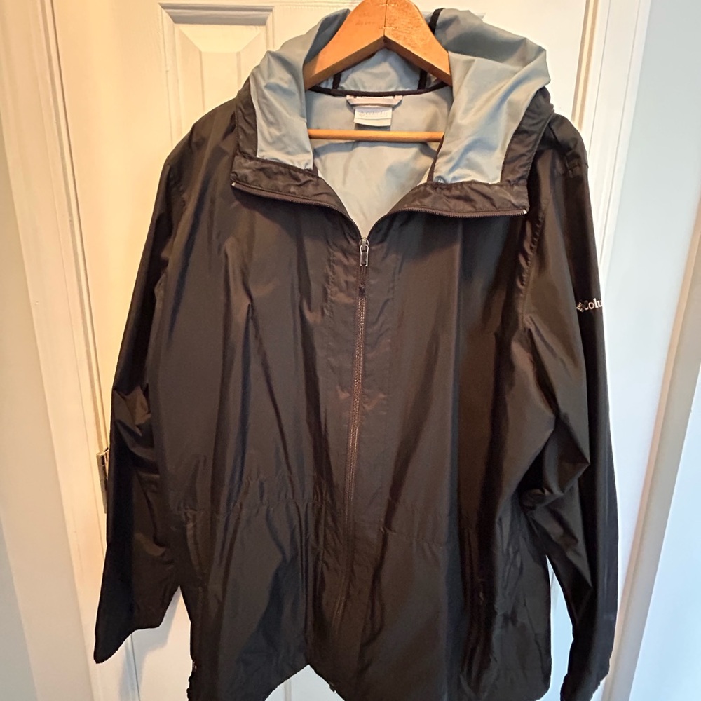 Columbia Women's Black unlined Rain Jacket